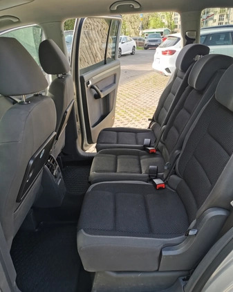 Volkswagen Touran cena 22500 przebieg: 198000, rok produkcji 2011 z Warszawa małe 301